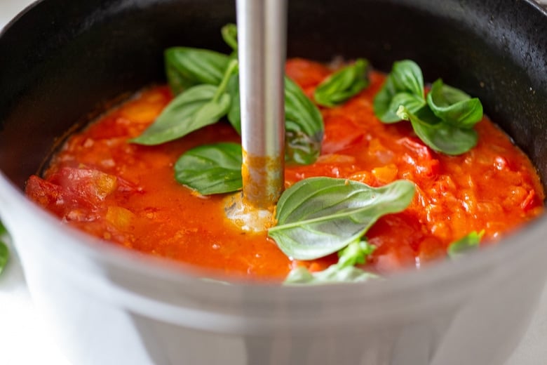 Blending the tomato soup.