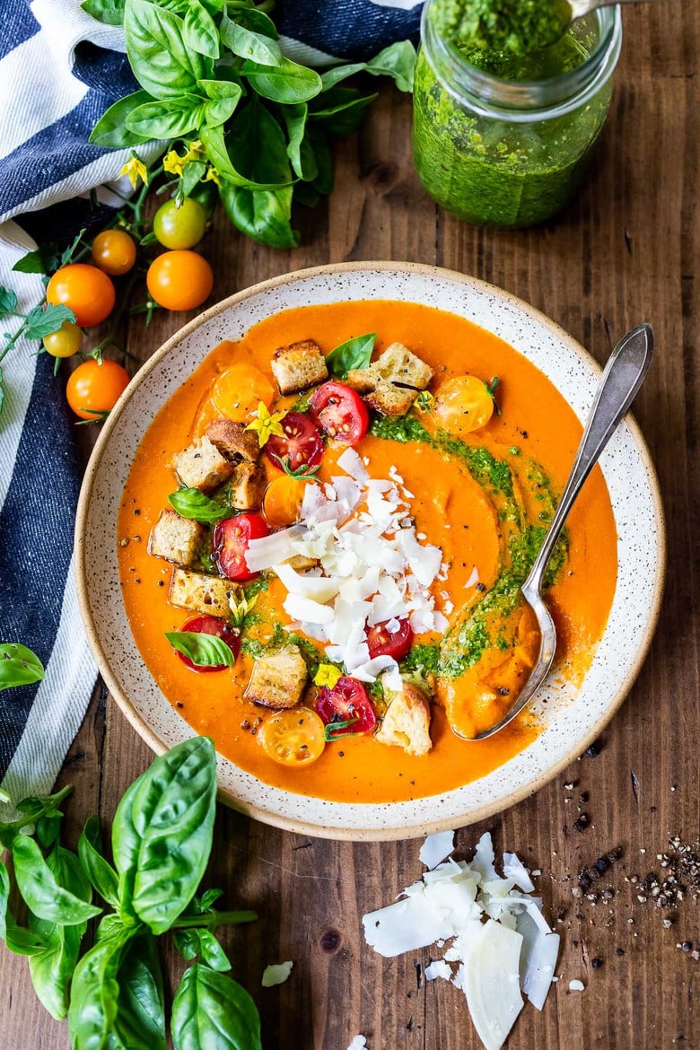 Homemade Tomato Soup made with fresh or canned tomatoes, made in under 30 minutes. Creamy, easy and Vegan-adaptable! #tomatosoup