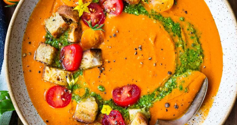 Homemade Tomato Soup made with fresh or canned tomatoes, made in under 30 minutes. Creamy, easy and Vegan-adaptable! #tomatosoup