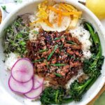 A Korean recipe for Vegan Bulgogi using jackfruit and the most flavorful sauce. Create a A vegan Bulgogi Bowl with rice, veggies and kimchi! #bulgogi #vegan bulgogi #jackfruit #bulgogibowl