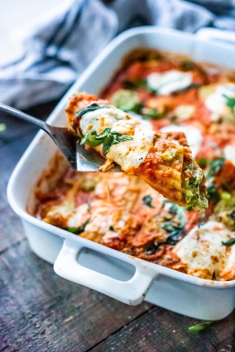 Healthy delicious Broccoli Stuffed Manicotti. A cozy homemade vegetarian meal that can be made ahead! Perfect for weeknight dinners or the holiday table. #manicotti #vegetariandinner #broccoli #broccolirecipes