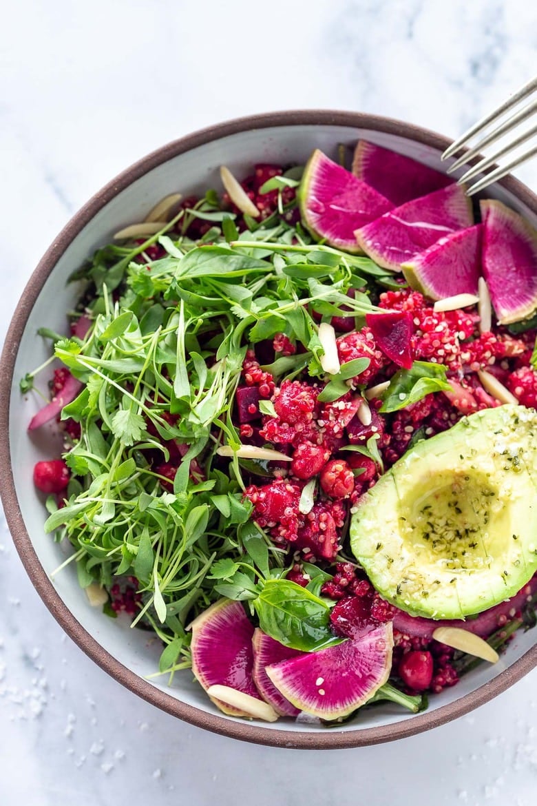 Our 25 BEST Vegan Buddha Bowls!| Brighten up your day with this Winter Bliss Bowl! A simple vegan bowl made with beets, quinoa, avocado and chickpeas-that can be made in under 30 minutes! Great for meal-prepping and guaranteed to lift your spirits! #bowl #buddhabowl #veganbowl #