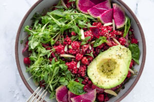 Brighten up your day with this Winter Bliss Bowl! A simple vegan bowl made with beets, quinoa, avocado and chickpeas-that can be made in under 30 minutes! Great for meal-prepping and guaranteed to lift your spirits! #bowl #buddhabowl #veganbowl