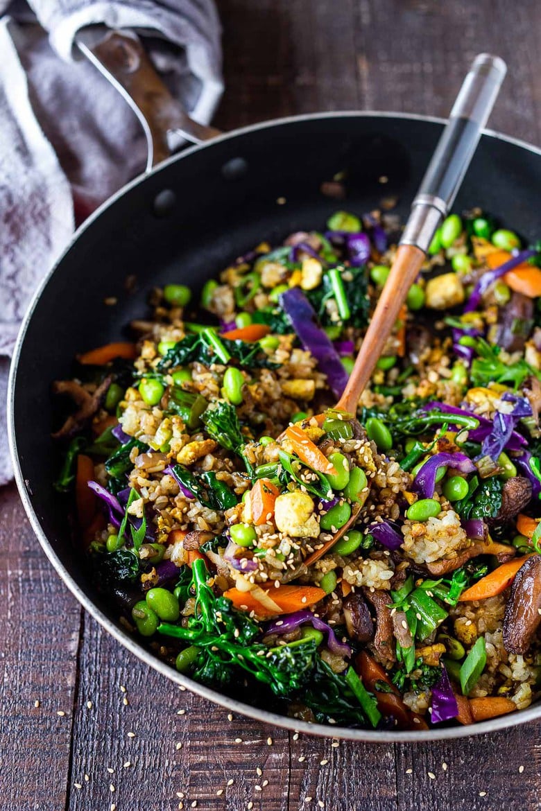 40 Easy Dinner Ideas 40 Easy Dinner Ideas : Vegetable Fried Rice, made with seasonal veggies and edamame! A highly adaptable recipe that can be made vegan, vegetarian or add chicken or shrimp.