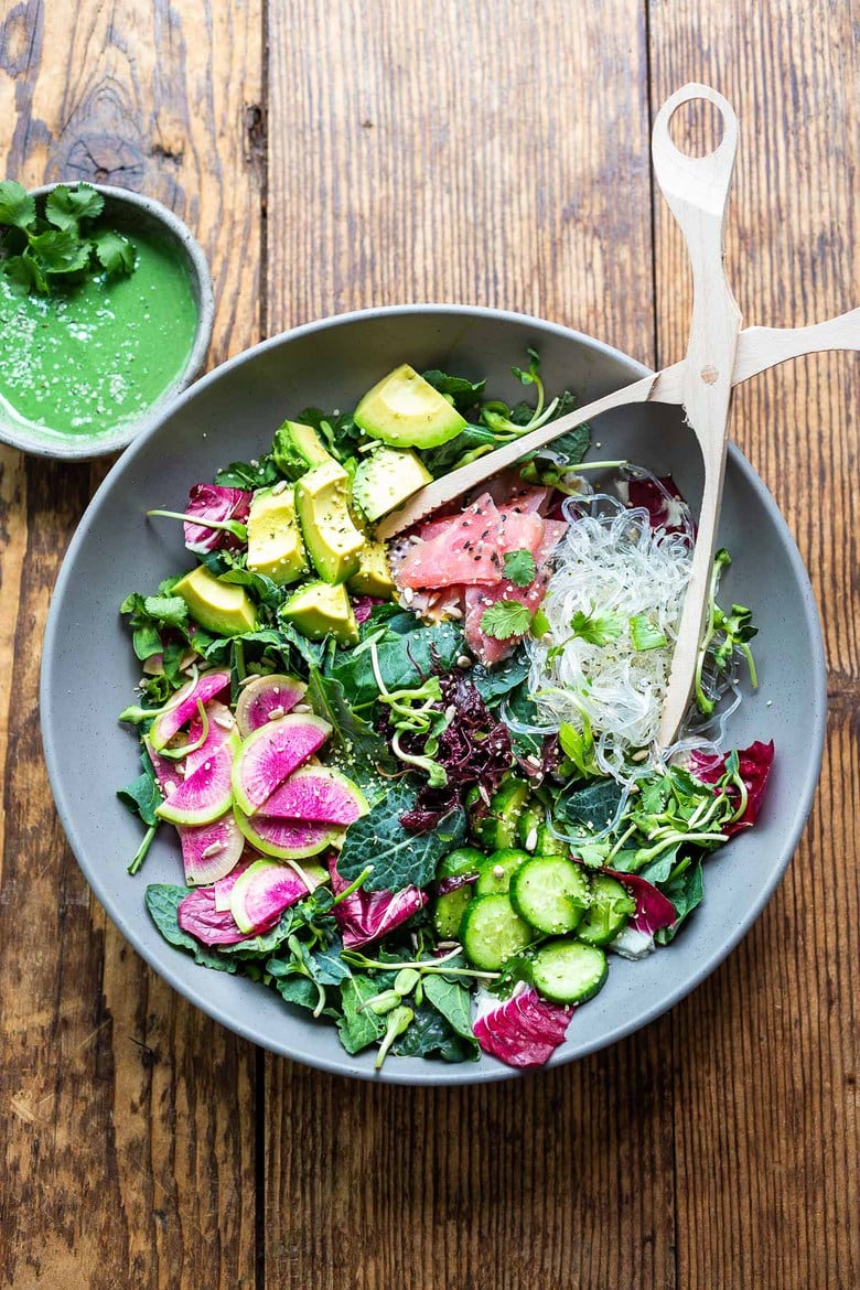 Nutrient-rich Spirulina Sea Salad is pure superfood for the body. This healthy salad is made with dulse, kelp noodles, fresh veggies and Spirulina Dressing, keep it vegan or add ahi or smoked Salmon! #spirulina #dulse #kelpnoodles