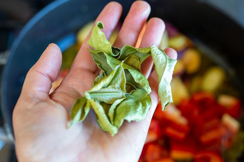 dried kaffir lime leaves