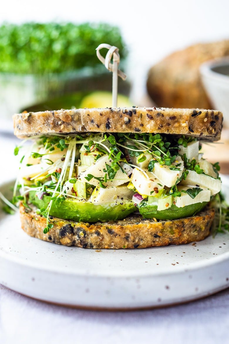 This Vegan Tuna Salad is made with hearts of palm, red onion, pickle & fresh herbs. A delicious vegan alternative, and made without chickpeas. 