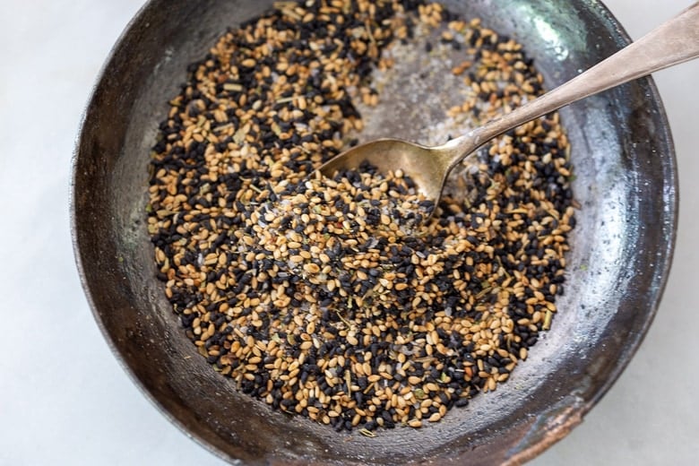 Sesame seed crust