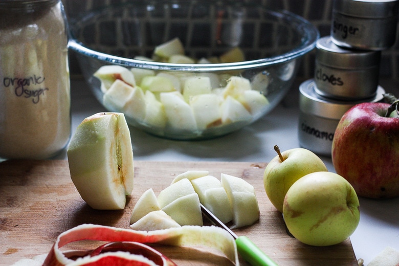 cutting apples