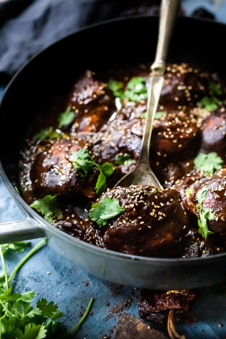 A flavorful recipe for Chicken Mole Negro is made with Black Mole Sauce- smoky, spicy and nutty with dried chilies, and a hint of chocolate. A flavorful Oaxacan-inspired meal. #mole #molenegro 