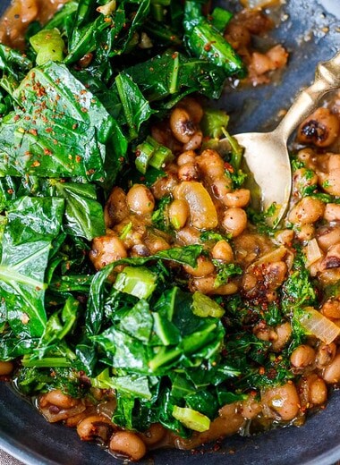 Just in time for New Years Day, here's a tasty, lighter recipe for Smokey Black-Eyed Peas served up with Garlicky Collard Greens and Cornbread- to ensure luck, prosperity and good fortune in the coming year. Vegan and GF.