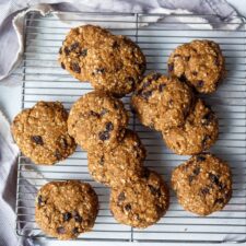 Vegan Oatmeal Raisin Cookie Recipe