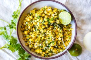 A simple recipe for pineapple salsa made with fresh pineaple, cilantro, chipotle, onion and lime. Refreshing, vegan and delicious!