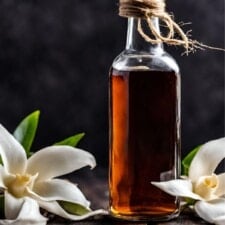 30 Handmade Gift Ideas: Homemade Vanilla Recipe
