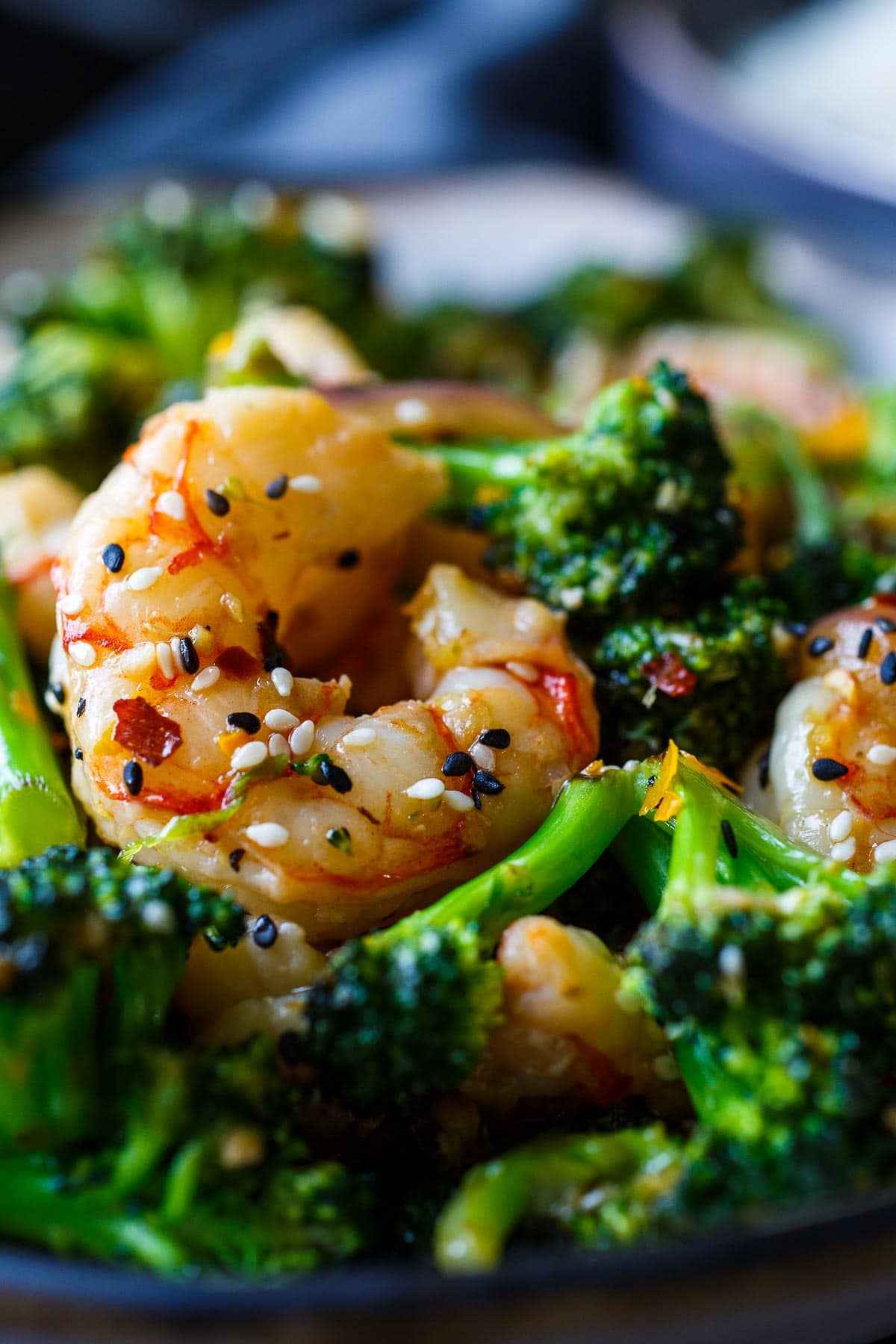 stir fried shrimp with sesame seeds, and broccoli 