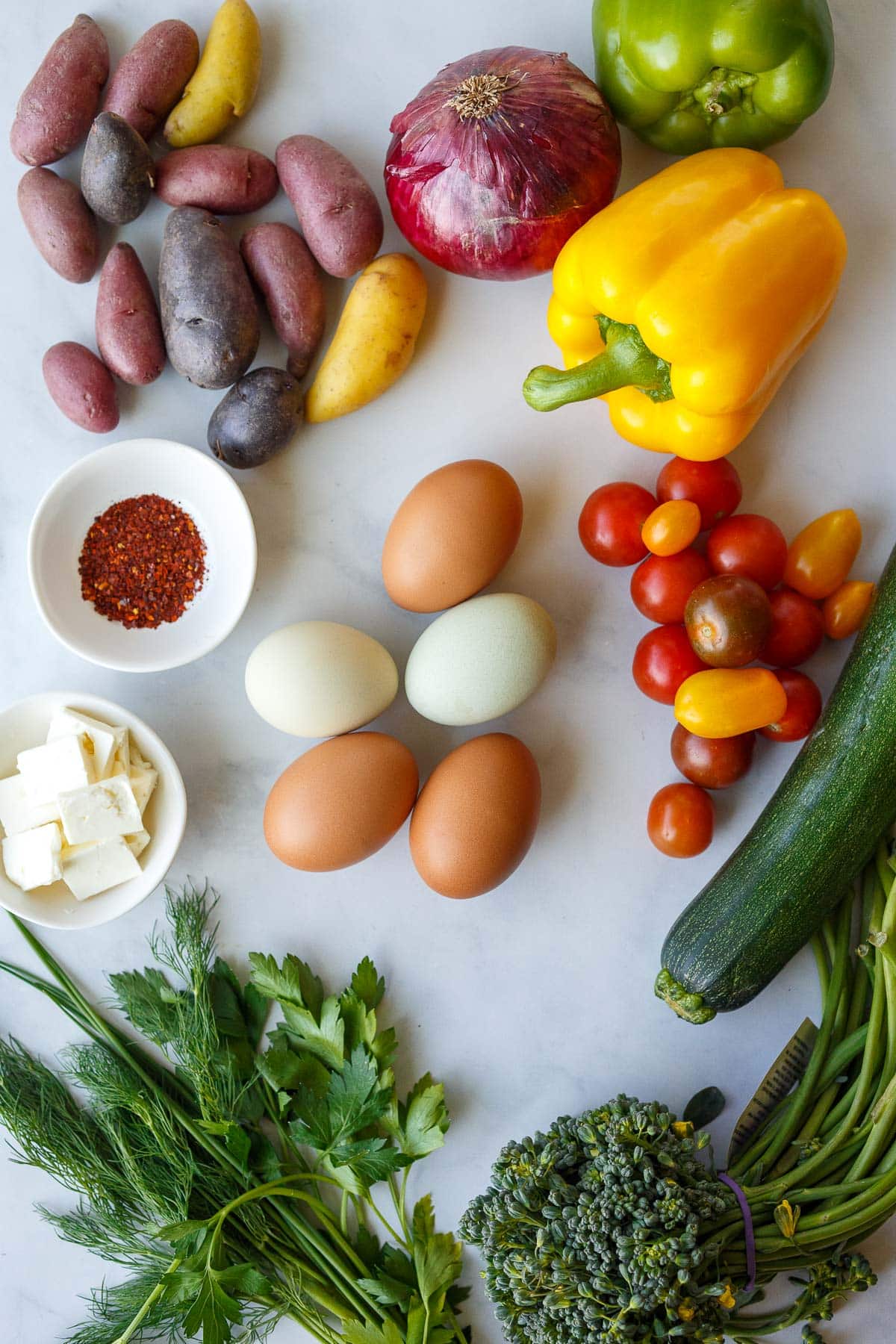 Ingredients in baked eggs. 