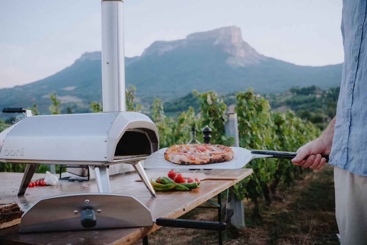 Ooni Karu 12 pizza oven 