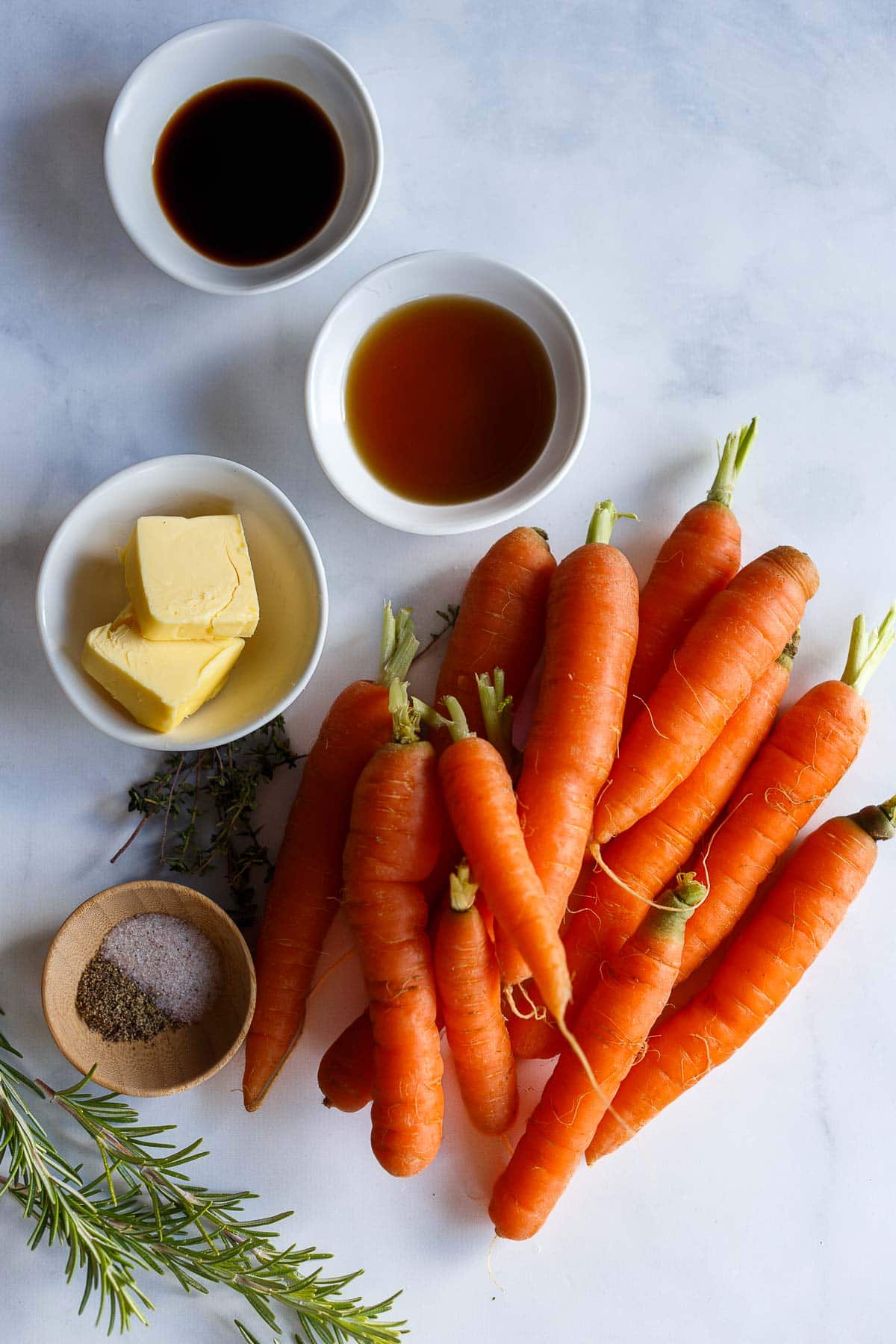 Ingredients for glazed carrots.