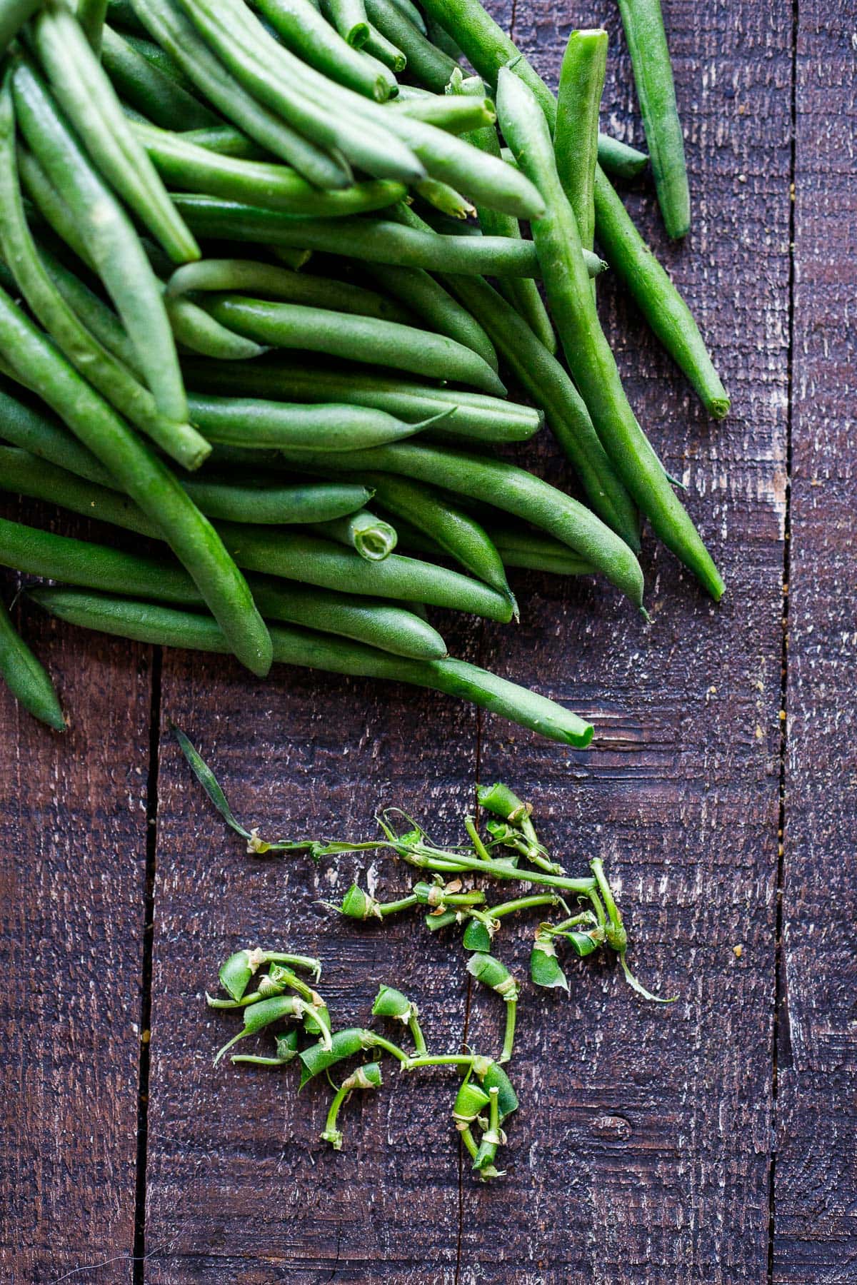 green beans with stem ends trimmed