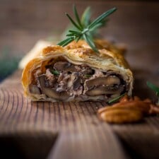 65 Vegetarian Thanksgiving Dinner Recipes: Mushroom Wellington Recipe