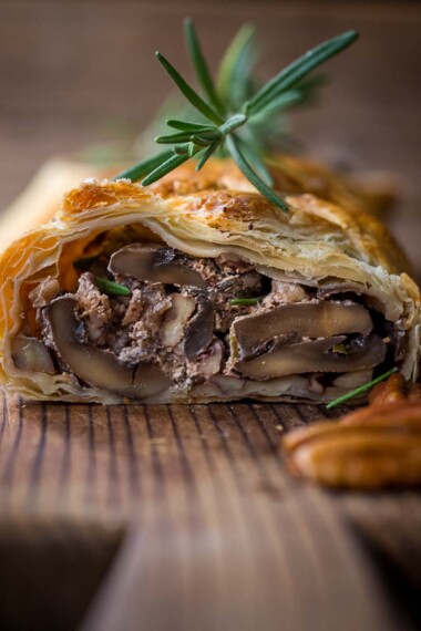 65 Vegetarian Dinner recipes: Mushroom Wellington.