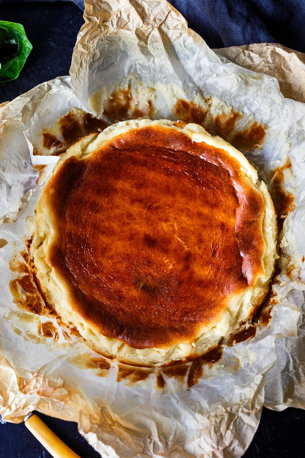 This crustless, burnt Basque Cheesecake recipe is light and airy with a caramelized top and luscious notes of vanilla. A rustic dessert that is easy to make. 