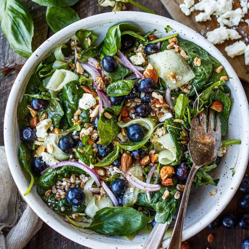 Blueberry Summer Salad with Cinnamon Dressing