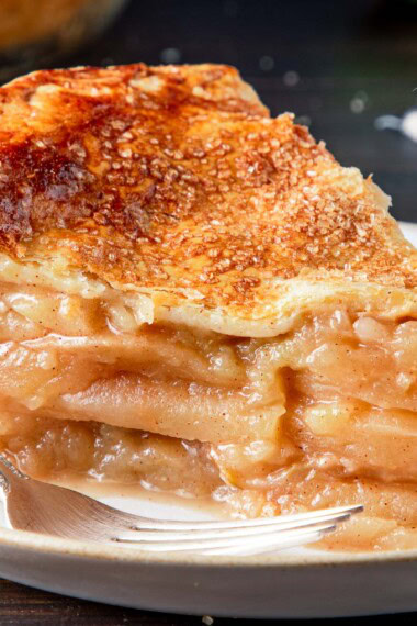 A timeless Double-Crust Apple Pie made with Honeycrisp and Granny Smith apples, spiced with cinnamon, nutmeg, cardamom & clove, in a flaky all-butter crust.