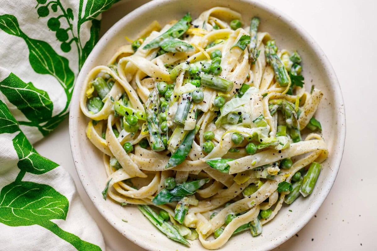 Recette rapide et crémeuse de pâtes aux légumes