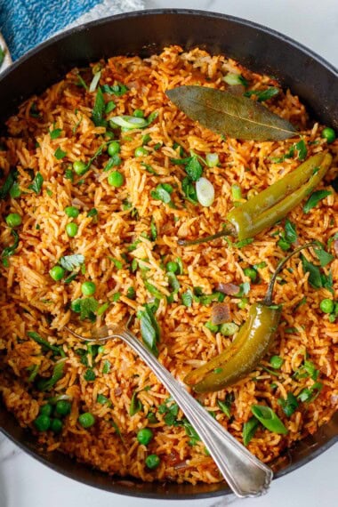 This easy Spanish rice recipe is fluffy, flavorful, and made with simple pantry ingredients. A perfect side dish for tacos, enchiladas, or weeknight dinners.