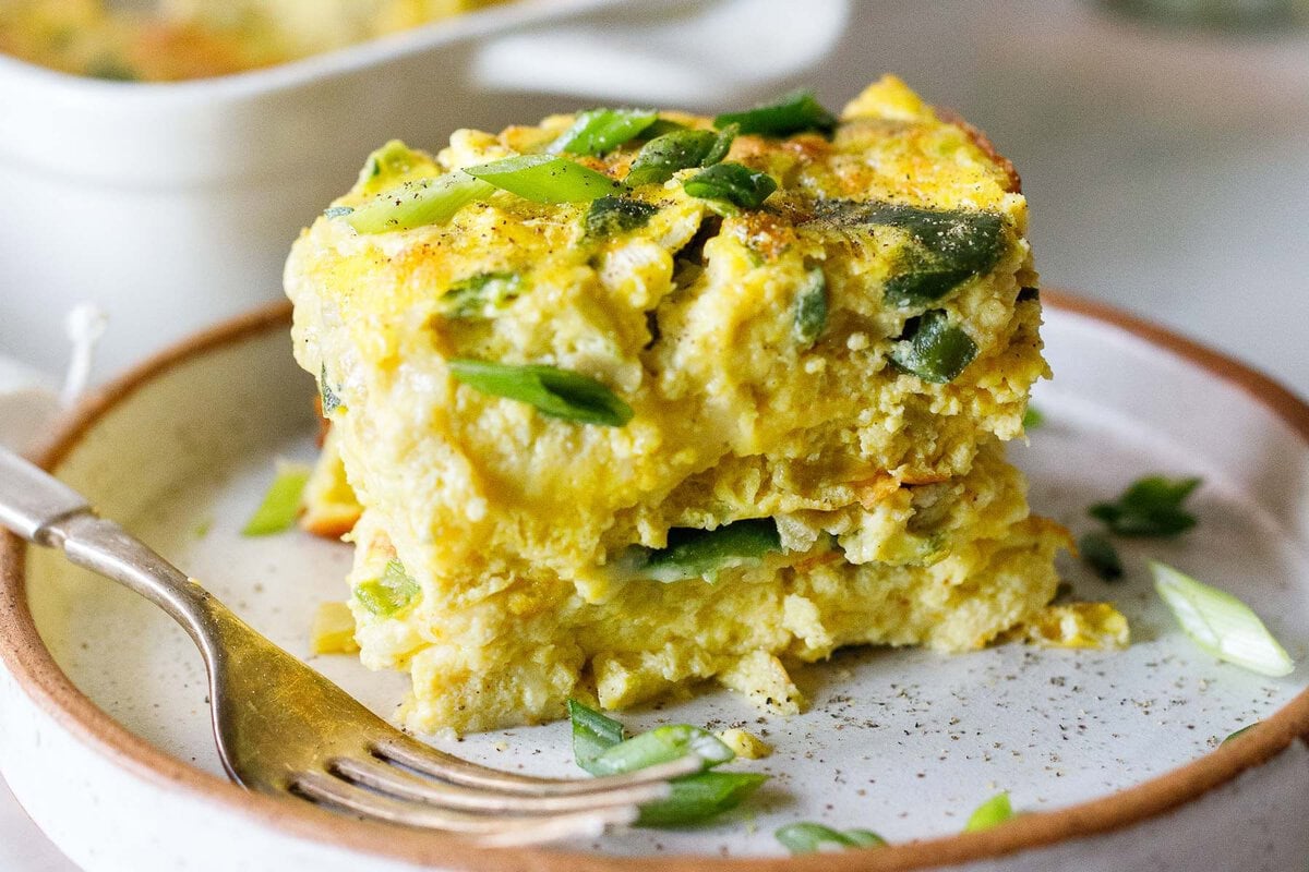 Easy Breakfast Casserole Recipe (Make-Ahead & High Protein)
